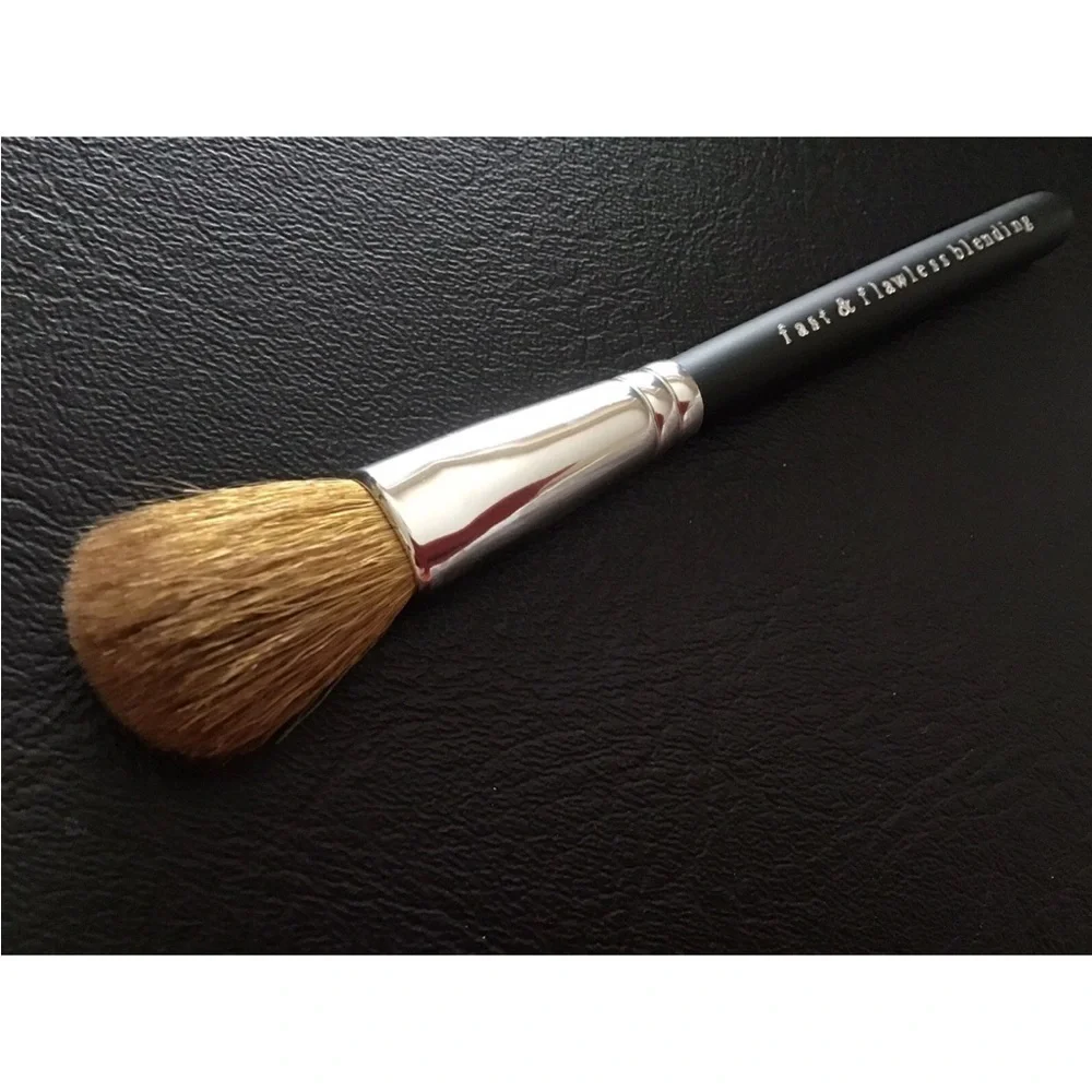 Bare Escentuals Fast & Flawless Blending Brush - Brand New.